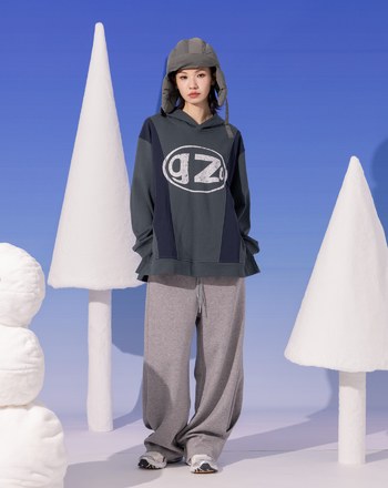 異材質拼接立體袖開衩帽T