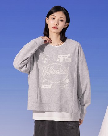 繩鼓造型圖案不對稱剪接大學T(兩色)