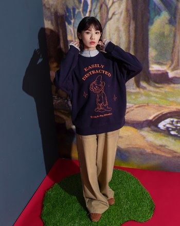 迪士尼系列 糊塗蛋發呆磨毛寬鬆大學T(網路獨家色)