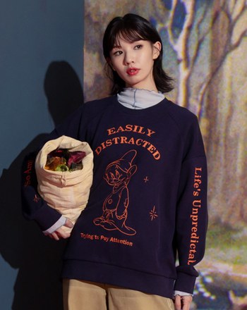 迪士尼系列 糊塗蛋發呆磨毛寬鬆大學T(網路獨家色)