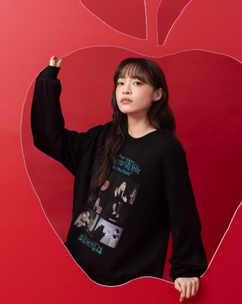 迪士尼系列 巫婆毒蘋果計畫彎刀袖大學T(兩色)