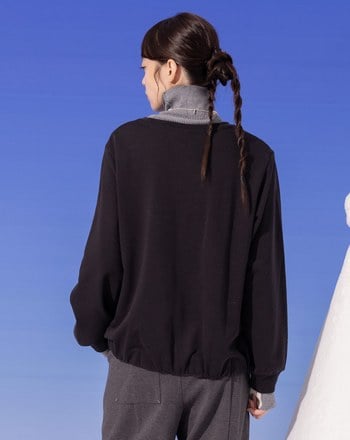 發熱不收邊英文貼布繡花大學T(兩色)