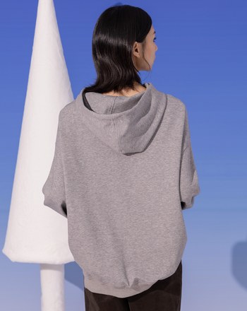 立體下擺彎刀袖造型帽T(三色)