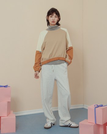 ➤異材質拼接下擺抽繩大學T(兩色)