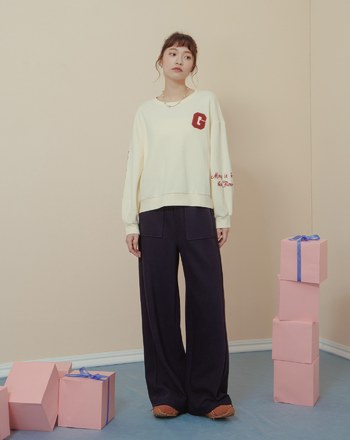 ➤G字立體繡花短版大學T(三色)