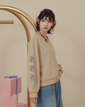 ➤G字立體繡花短版大學T(三色)