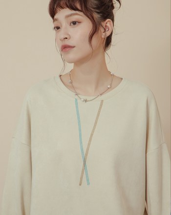 ➤配色爬線落肩大學T(兩色)