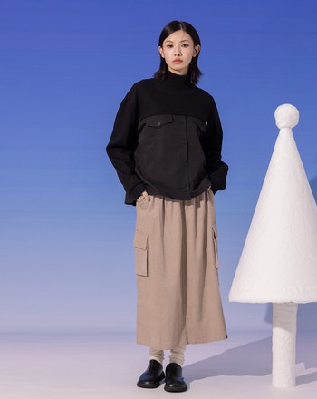 ➤異材質拼接抽繩傘狀大學T(兩色)