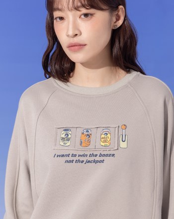 ➤啤酒奶奶拉霸機印花剪接大學T(兩色)