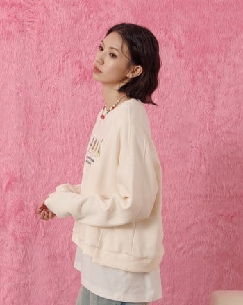 ➤啤酒奶奶拉霸機印花剪接大學T(兩色)