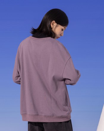 ➤MOON CAKE奶奶印花大學T(兩色)