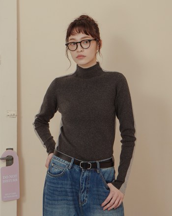 顯瘦撞色拼接高領針織上衣(兩色)