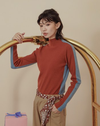 顯瘦撞色拼接高領針織上衣(兩色)