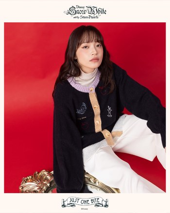 迪士尼系列 喔～不要吃蘋果開襟毛衣外套(兩色)