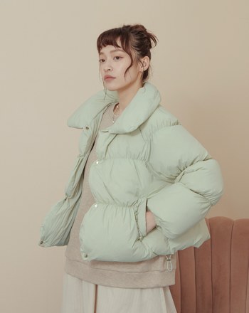 ➤花苞造型下擺抽皺羽絨外套
