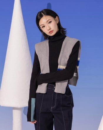 92繡花運動風針織披肩(兩色)