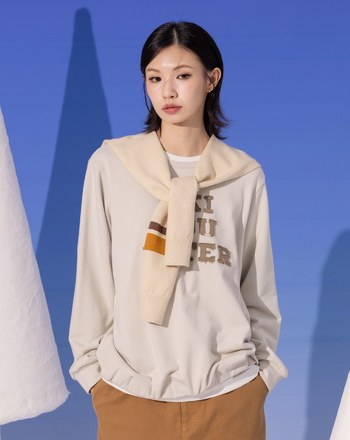 92繡花運動風針織披肩(兩色)