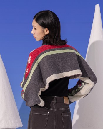 雪花圖騰毛絨上衣式圍脖(兩色)