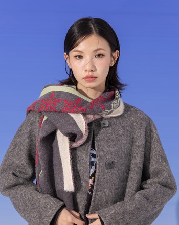 雪花圖騰毛絨上衣式圍脖(兩色)