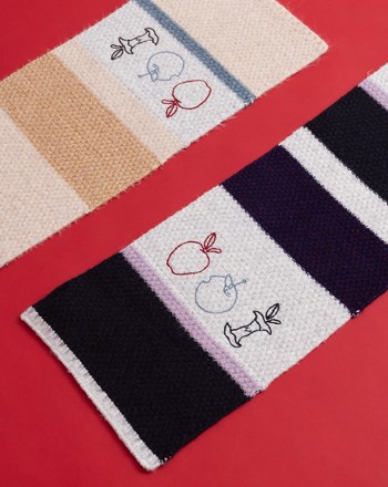 迪士尼系列 just one bite寬條紋跳色圍巾(兩色)