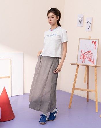 靈感超展開文字繡花短版T恤(兩色)