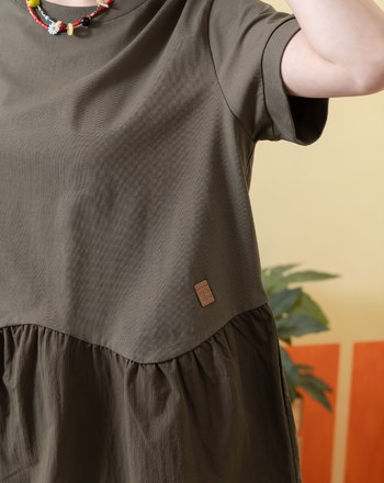 gozo皮標涼感拼接荷葉下擺T恤 (兩色)