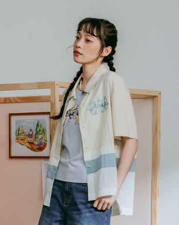 迪士尼系列 三隻小豬繡花拼色抗皺短袖襯衫(兩色)