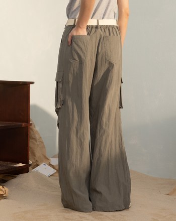 涼感立體抓褶工裝寬褲(兩色)