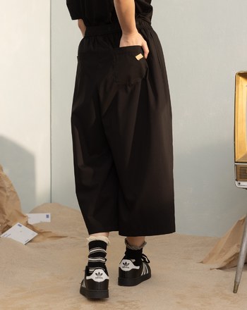 抗皺打褶鬆緊8分褲裙(兩色)