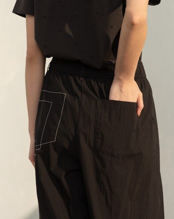 口袋框車線透氣鬆緊打褶寬褲(兩色)