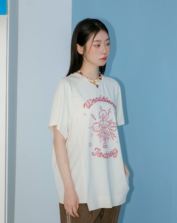 蘋果繡花燭台刺繡下擺錯位涼感T恤(兩色)