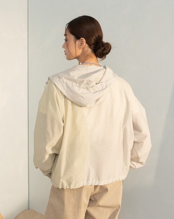 輕盈透氣配色遮陽連帽外套(兩色)