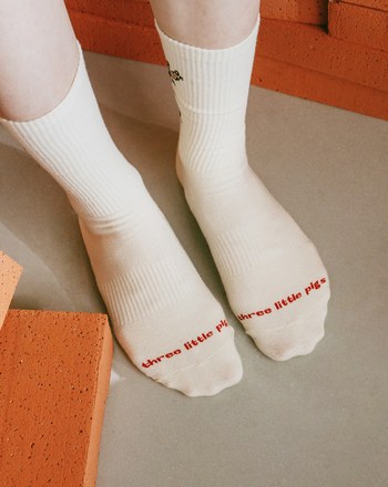 迪士尼系列 三隻小豬&大野狼緹織長襪(兩色)