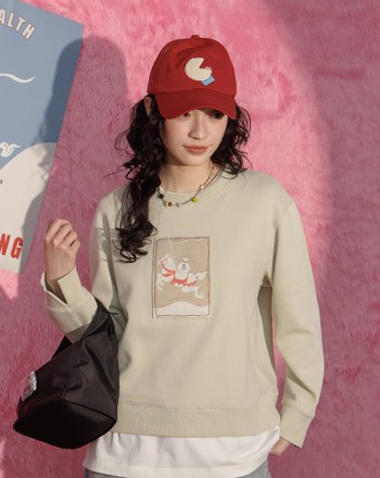 ➤【新年限定】馬上有錢布章刺繡大學T(兩色)