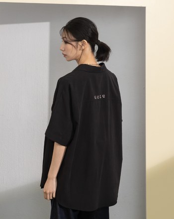 立體雲朵刺繡側開衩襯衫(兩色)