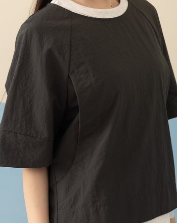 微皺感弧形口袋抽繩造型上衣(兩色)