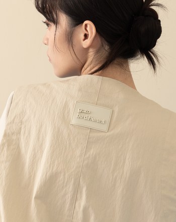 V領後腰抽繩造型背心(兩色)