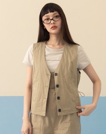 V領後腰抽繩造型背心(兩色)