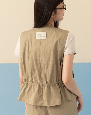 V領後腰抽繩造型背心(兩色)