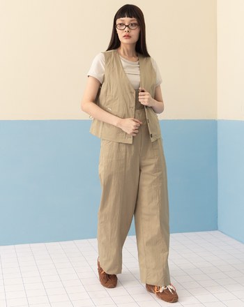 V領後腰抽繩造型背心(兩色)