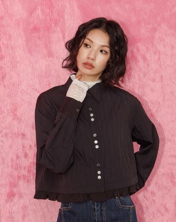 A｜啞光立體紋理荷葉邊短版襯衫外套(兩色)