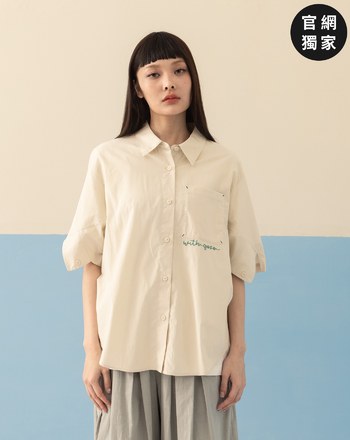 ➤涼感天絲刺繡抓褶短袖襯衫(兩色)