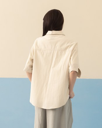 ➤涼感天絲刺繡抓褶短袖襯衫(兩色)