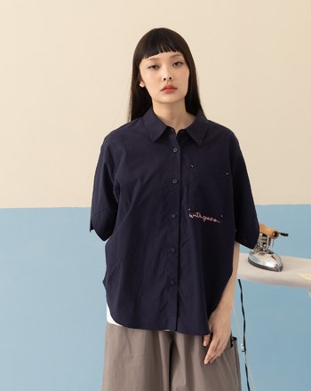 ➤涼感天絲刺繡抓褶短袖襯衫(兩色)