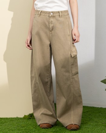 抓褶剪裁牛仔直筒工裝褲