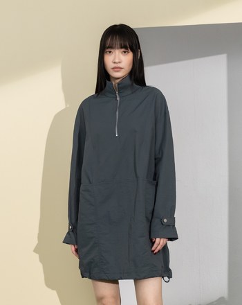 透氣防曬拉鍊立領下擺抽繩短洋裝(兩色)