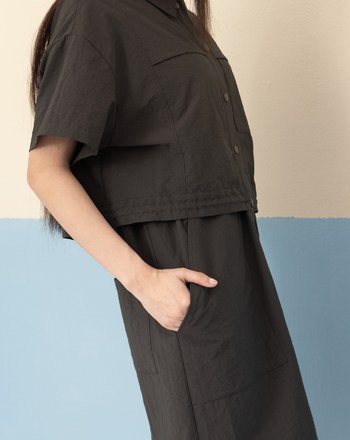 微皺感假兩件抽繩工裝風洋裝(兩色)