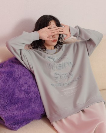 毛茸茸立體感印花寬鬆大學T(兩色)