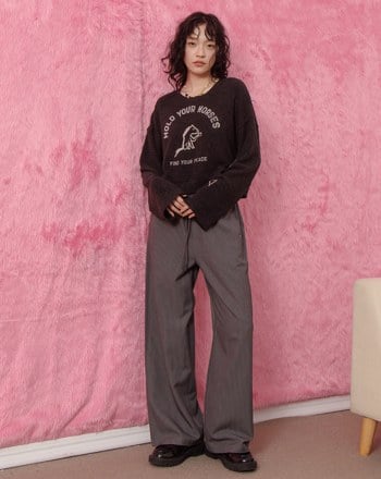 馬上平靜Q感毛毛短版大學T(兩色)