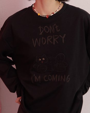 躲貓貓貼布繡長袖T恤(兩色)